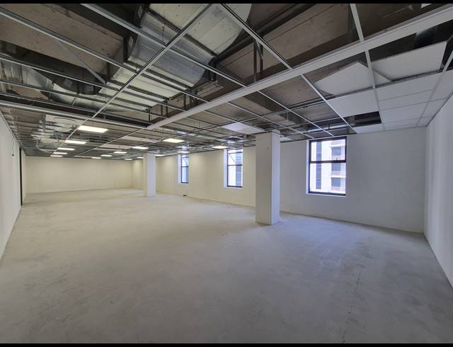 178M² OFFICE TO LET IN GLENADRIENNE EAST